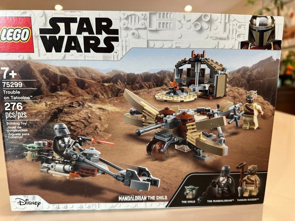 New in Box! LEGO Star Wars Trouble on Tatooine (75299)